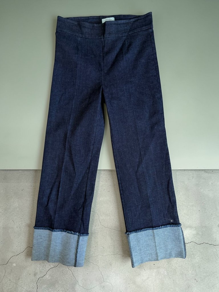 Avenue Montaigne Dark Wash Straight Leg Jeans Size 4
